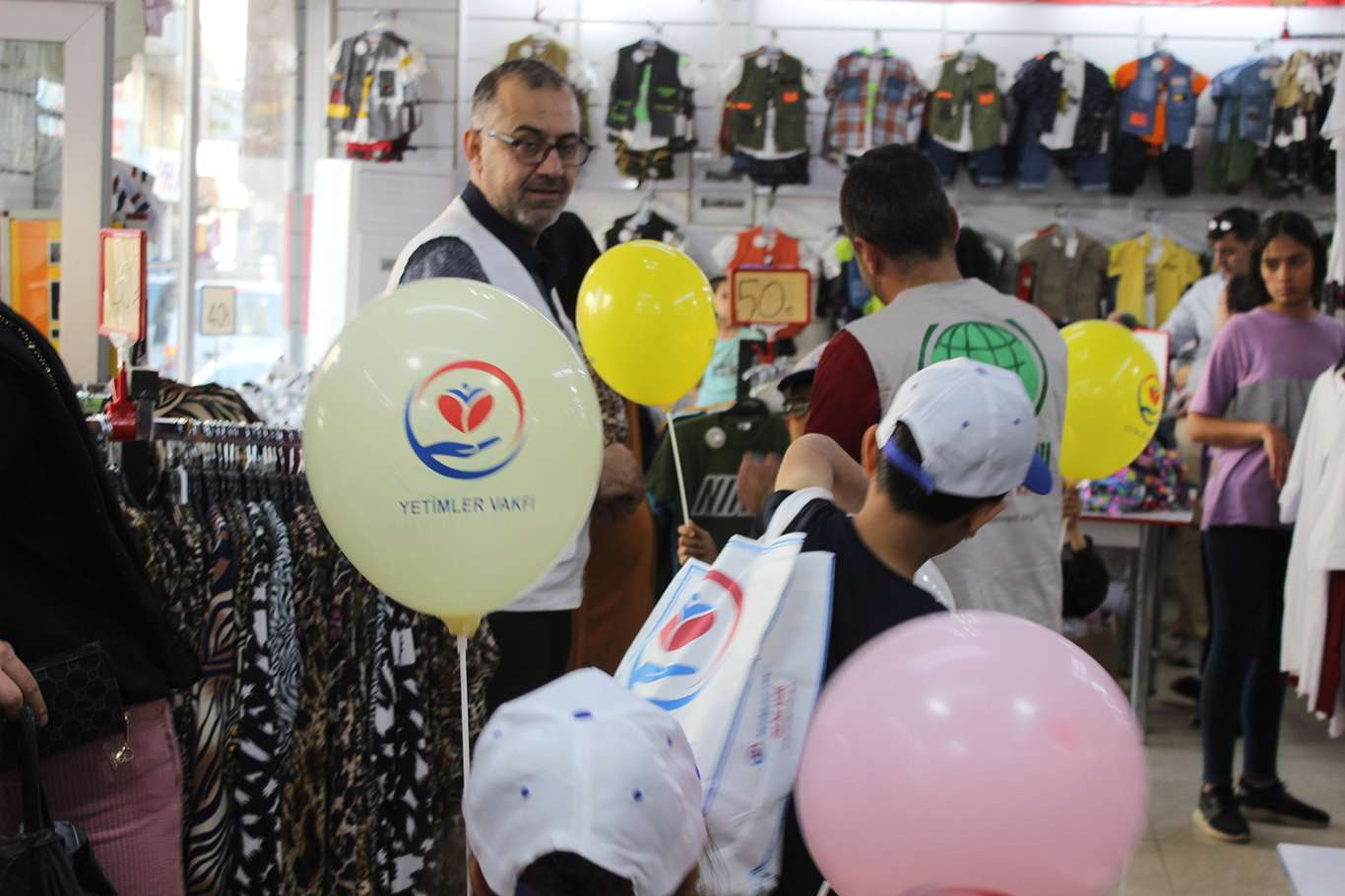 Dünya Yetimler Günü'nde Cizre’de yetimler unutulmadı